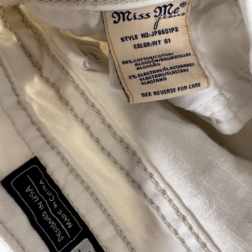 Miss Me Signature Capri Women 32 White Embroidered Rhinestone JP8601P2 - Picture 8 of 8
